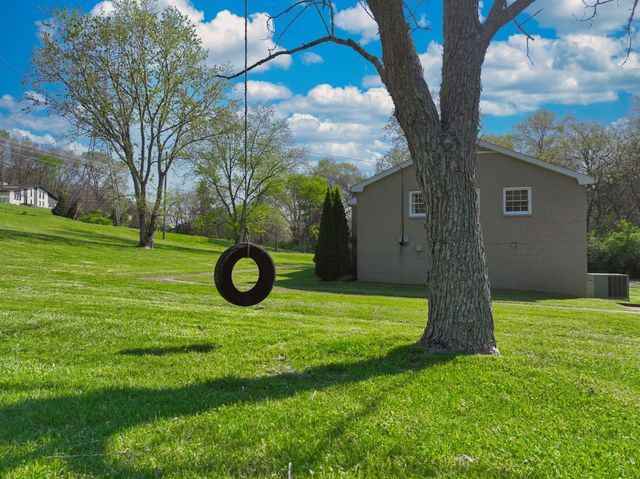 7635 Charlotte Pike Unit B, Nashville, TN 37209