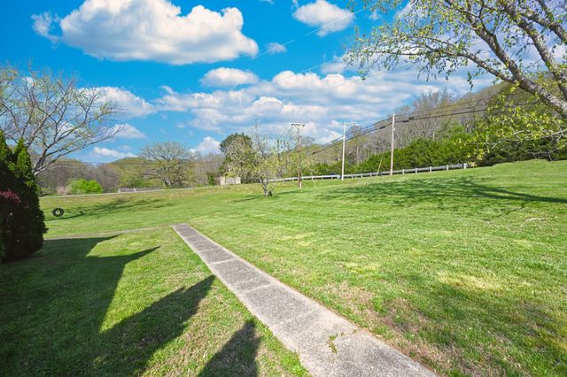 7635 Charlotte Pike Unit B, Nashville, TN 37209