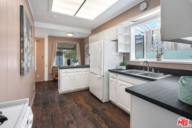 8966 Cadillac Avenue, Los Angeles, CA 90034