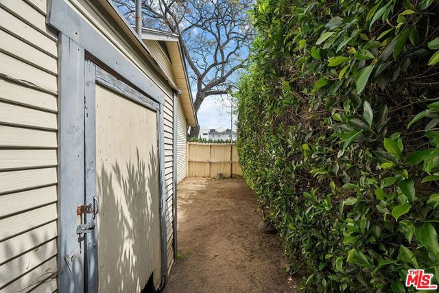 8966 Cadillac Avenue, Los Angeles, CA 90034