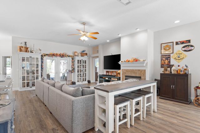 2448 Cove Road, Navarre, FL 32566