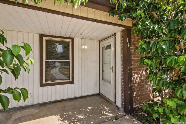 146 Stapleton St, San Antonio, TX 78227
