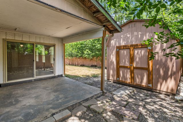 146 Stapleton St, San Antonio, TX 78227