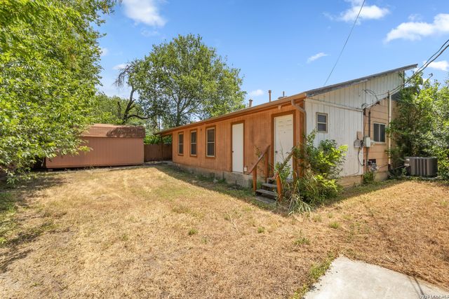 146 Stapleton St, San Antonio, TX 78227