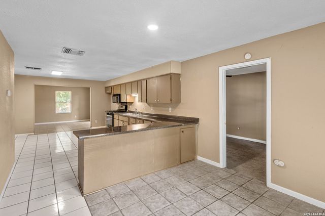 146 Stapleton St, San Antonio, TX 78227