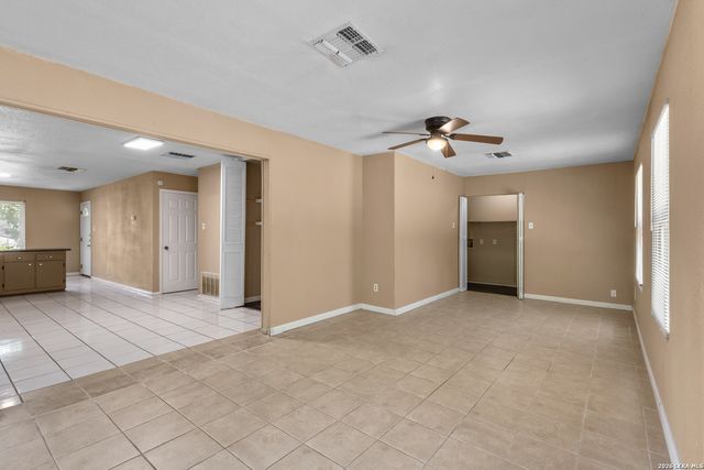 146 Stapleton St, San Antonio, TX 78227