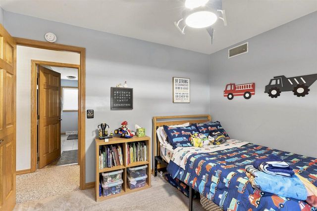 815 ECKARDT COURT, Oshkosh, WI 54902