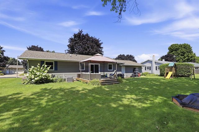 815 ECKARDT COURT, Oshkosh, WI 54902