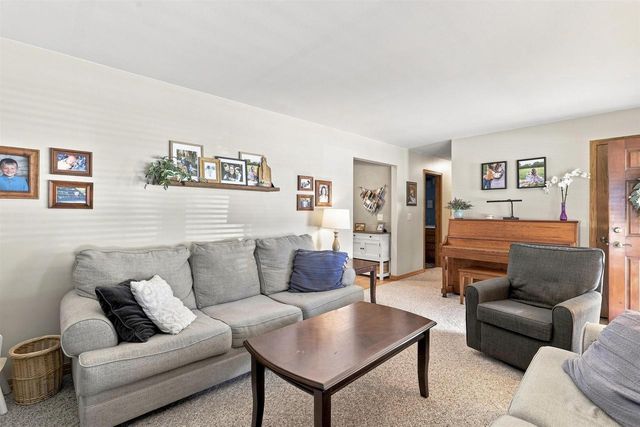 815 ECKARDT COURT, Oshkosh, WI 54902
