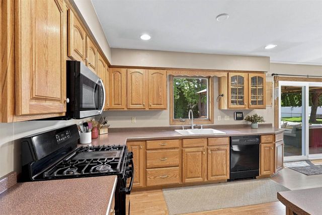 815 ECKARDT COURT, Oshkosh, WI 54902