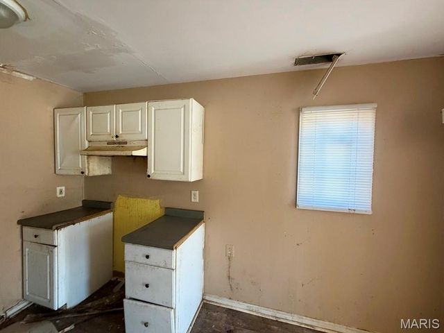10165 Count Drive, St Louis, MO 63136