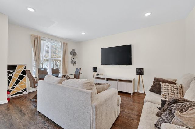 76 Magnolia Park Road, Middletown, NY 10940