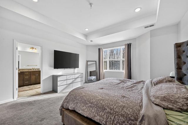 76 Magnolia Park Road, Middletown, NY 10940