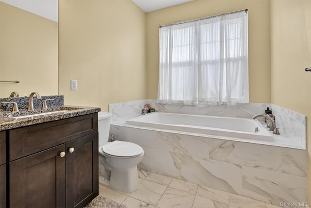 76 Magnolia Park Road, Middletown, NY 10940