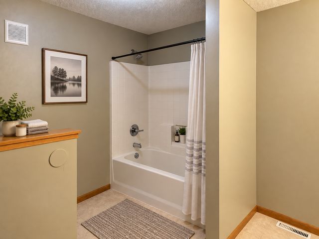 8944 Olive Lane N, Maple Grove, MN 55311