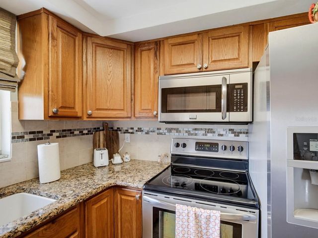 7130 HOLLYBAY ROAD, New Port Richey, FL 34653