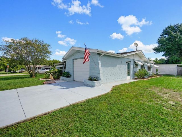 7130 HOLLYBAY ROAD, New Port Richey, FL 34653