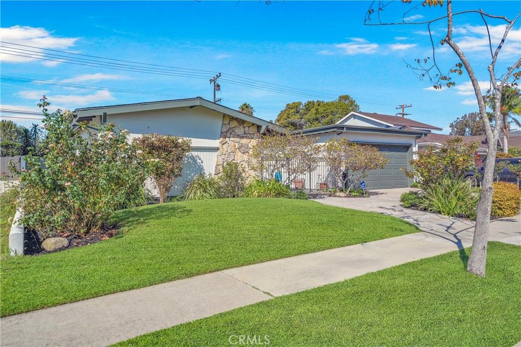 17151 Treehaven, Huntington Beach, CA 92647 — exterior