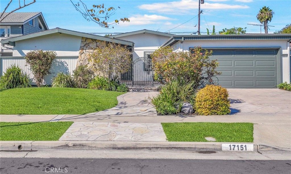 17151 Treehaven, Huntington Beach, CA 92647 — photo 2