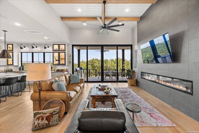540 HANNAH LN, Boerne, TX 78006