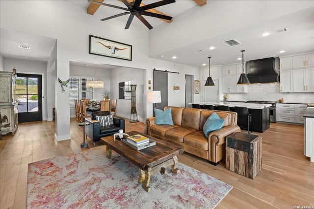 540 HANNAH LN, Boerne, TX 78006