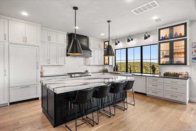 540 HANNAH LN, Boerne, TX 78006