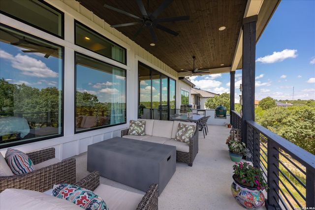 540 HANNAH LN, Boerne, TX 78006