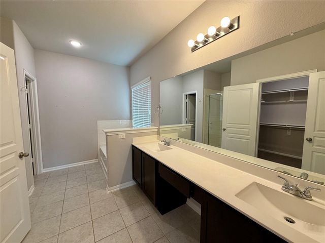 18665 Legend Oaks Drive, Magnolia, TX 77355