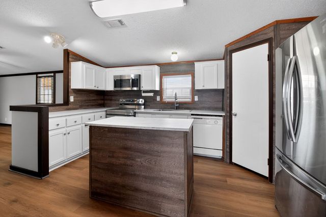 415 Bradford, Headland, AL 36345