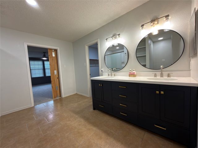 2032 Cap Rock Lane, Grand Prairie, TX 75052