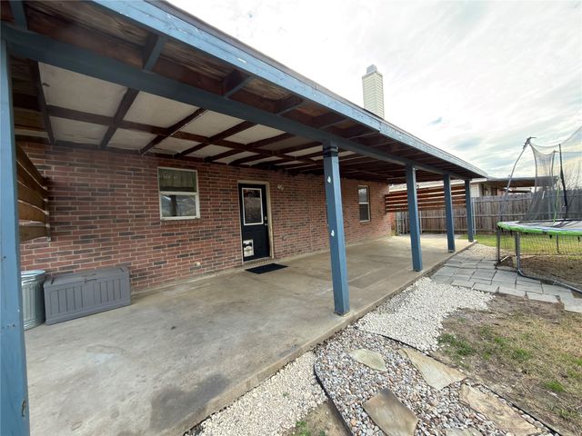 2032 Cap Rock Lane, Grand Prairie, TX 75052