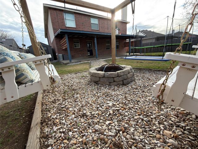 2032 Cap Rock Lane, Grand Prairie, TX 75052