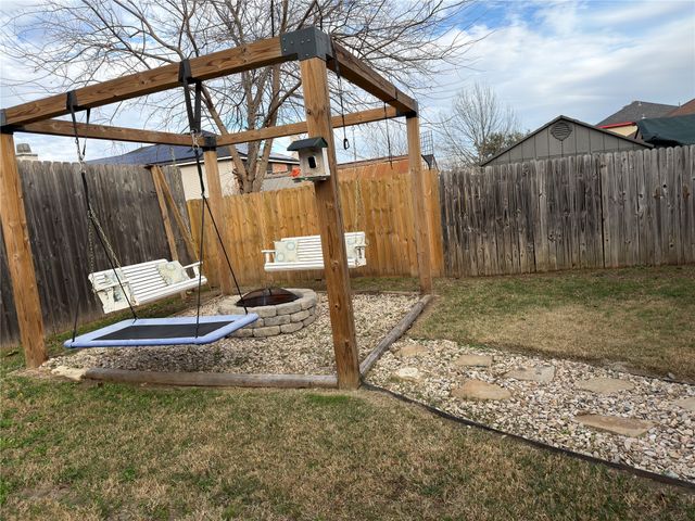 2032 Cap Rock Lane, Grand Prairie, TX 75052