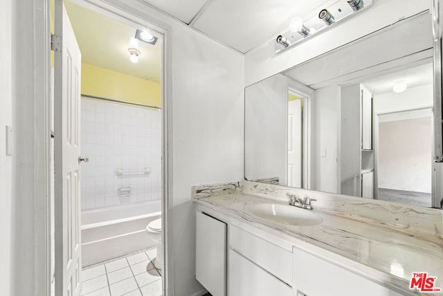 7320 Lennox Avenue L3, Van Nuys, CA 91405