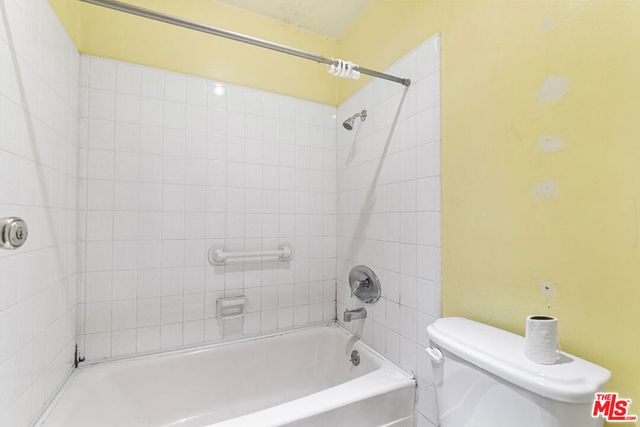 7320 Lennox Avenue L3, Van Nuys, CA 91405