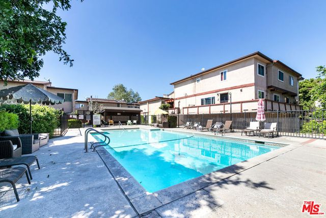 7320 Lennox Avenue L3, Van Nuys, CA 91405