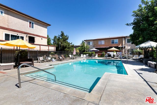 7320 Lennox Avenue L3, Van Nuys, CA 91405