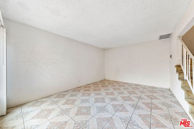 7320 Lennox Avenue L3, Van Nuys, CA 91405