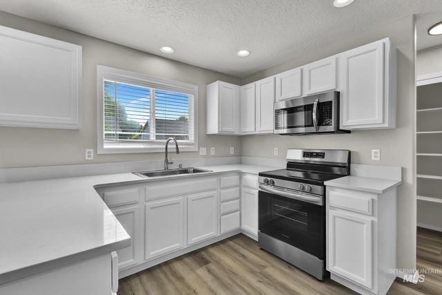 11645 W Rainier Ave, Nampa, ID 83651