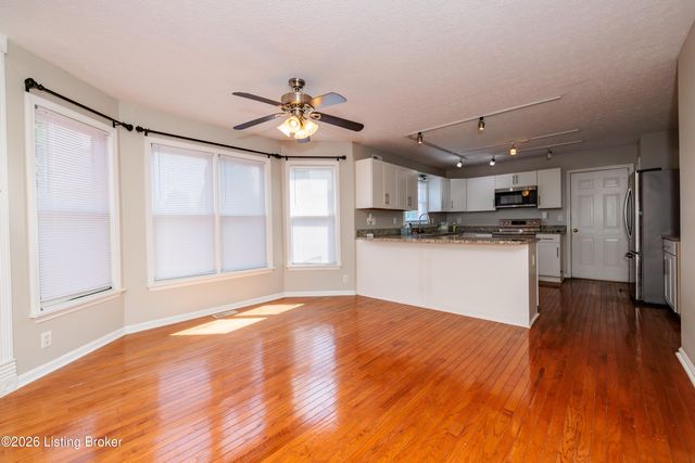 3411 Sample Way, Louisville, KY 40245