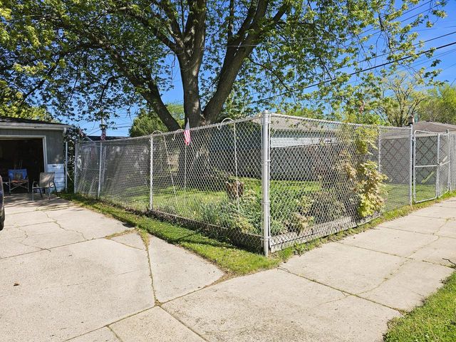 3605 Spruce STREET, Racine, WI 53403