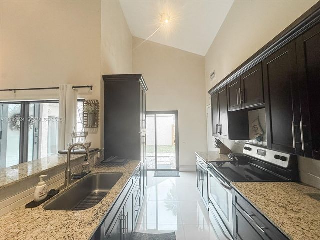 9635 SW 74th St, Miami, FL 33173