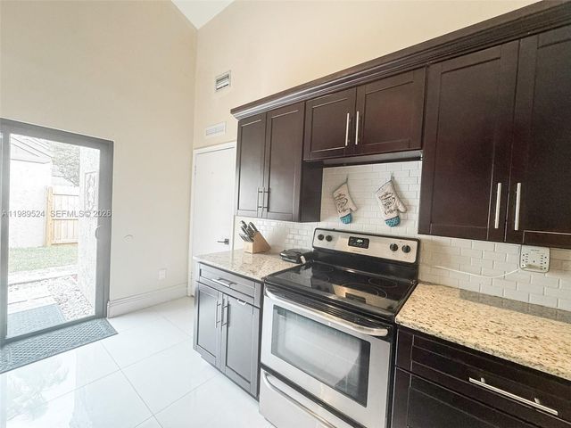 9635 SW 74th St, Miami, FL 33173