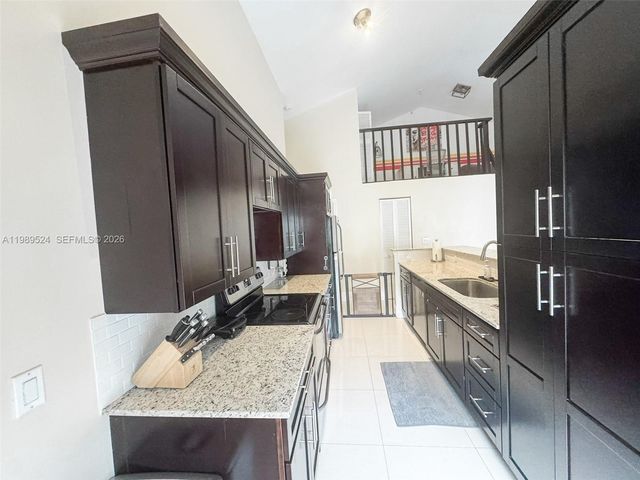 9635 SW 74th St, Miami, FL 33173