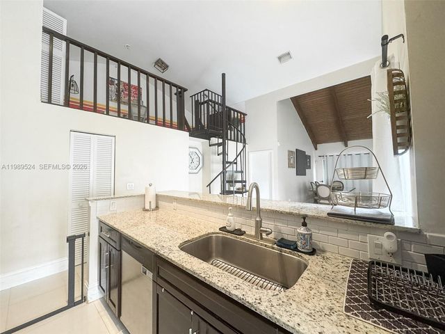 9635 SW 74th St, Miami, FL 33173