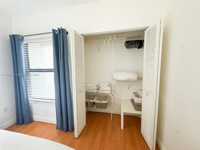 9635 SW 74th St, Miami, FL 33173