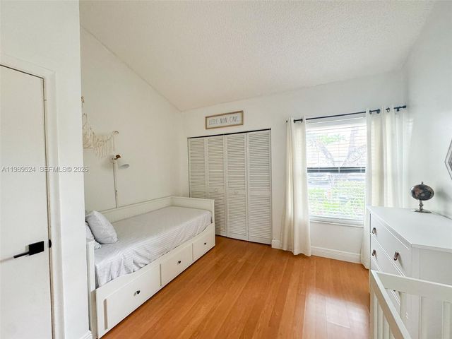 9635 SW 74th St, Miami, FL 33173