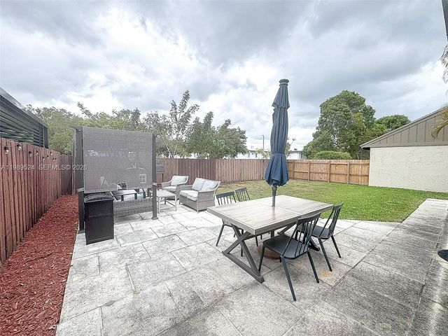 9635 SW 74th St, Miami, FL 33173