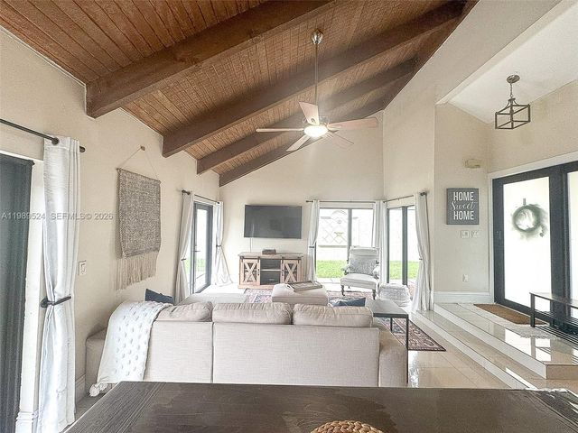 9635 SW 74th St, Miami, FL 33173