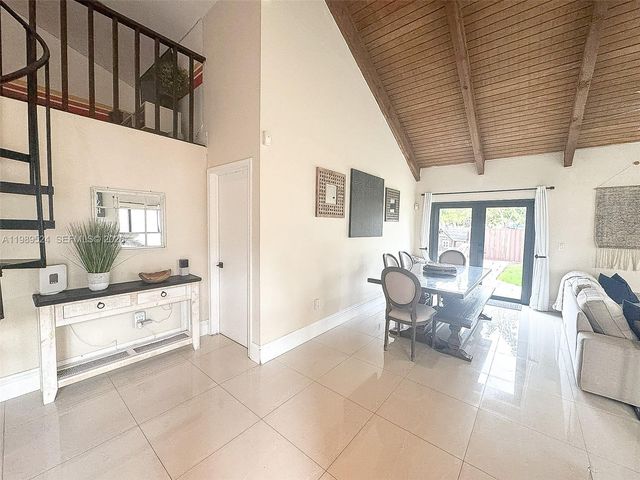 9635 SW 74th St, Miami, FL 33173